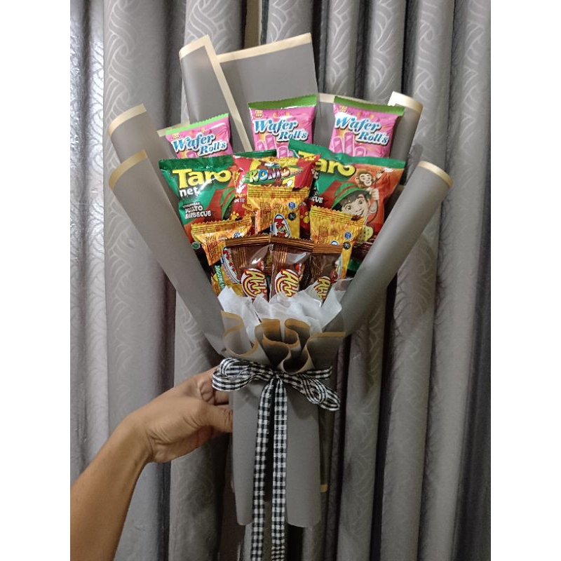 

Buket Snack macam-macam(buket murah/ekonomis)for wisuda, Hadiah Ulang tahun