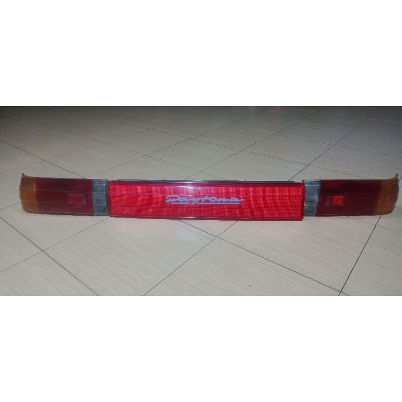 1 Set Lampu Belakang Mazda Mr 90 Copotan