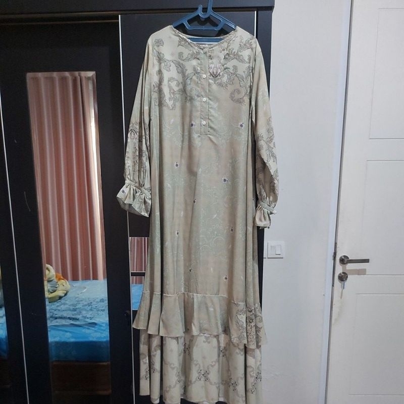 preloved Ria Miranda dress L