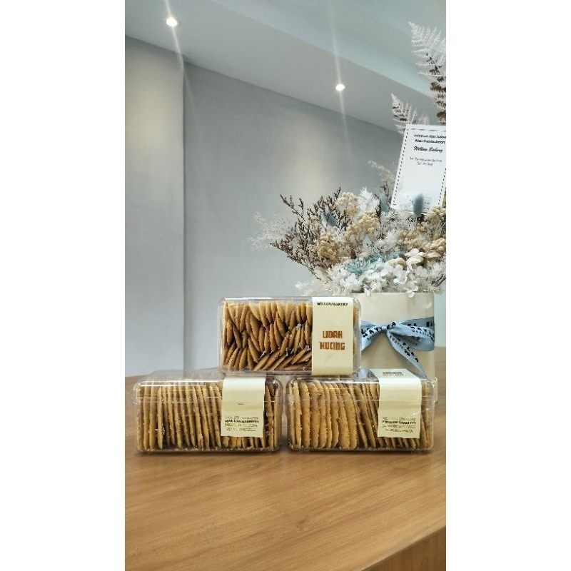 

KUE LIDAH KUCING EDAM