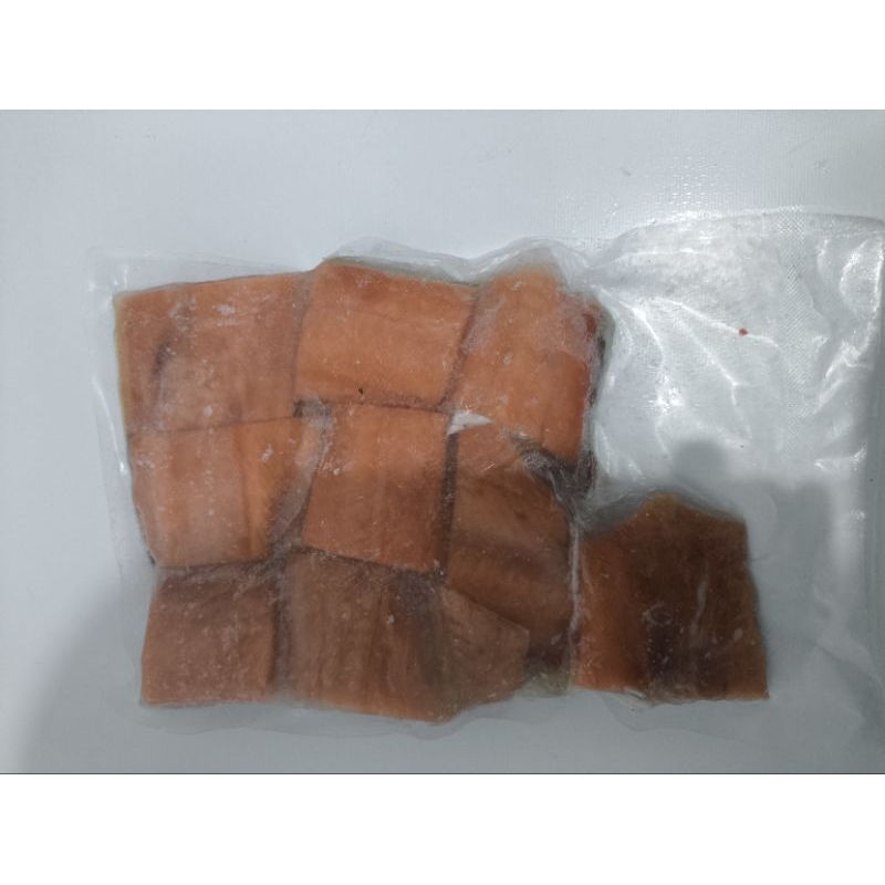 

Frozen Salmon Cube 500 gr