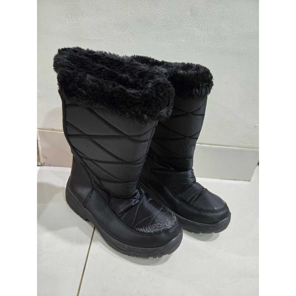Preloved Sepatu Boots Salju Sepatu wanita musim dingin Winter boots size 37
