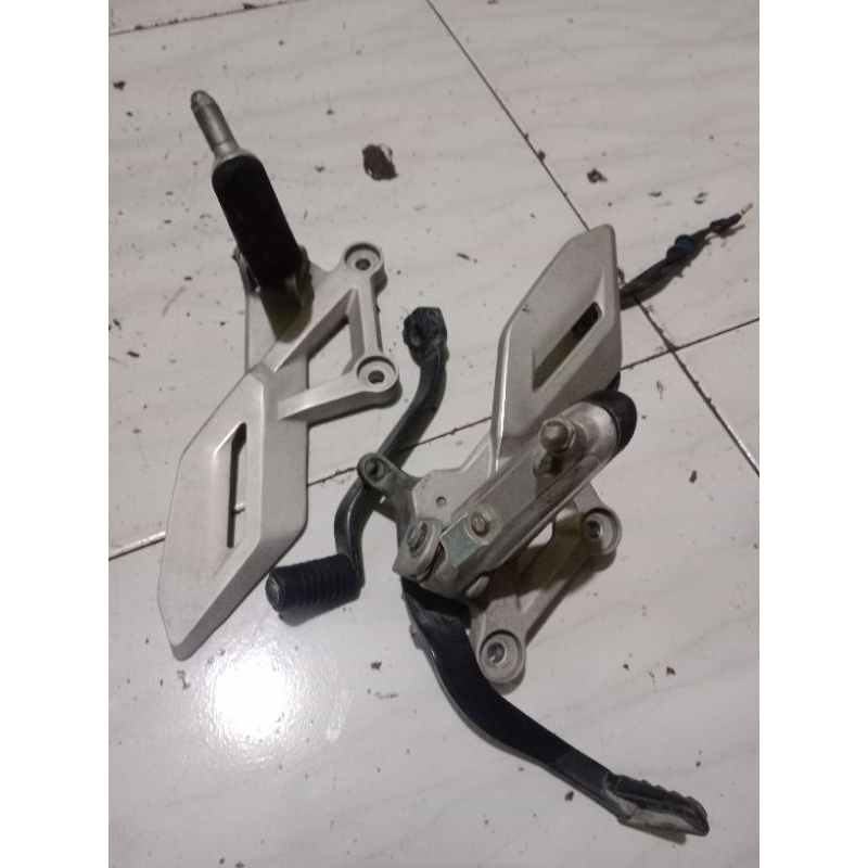 STEP POSTEP STEP DEPAN NEW CB150R ORIGINAL