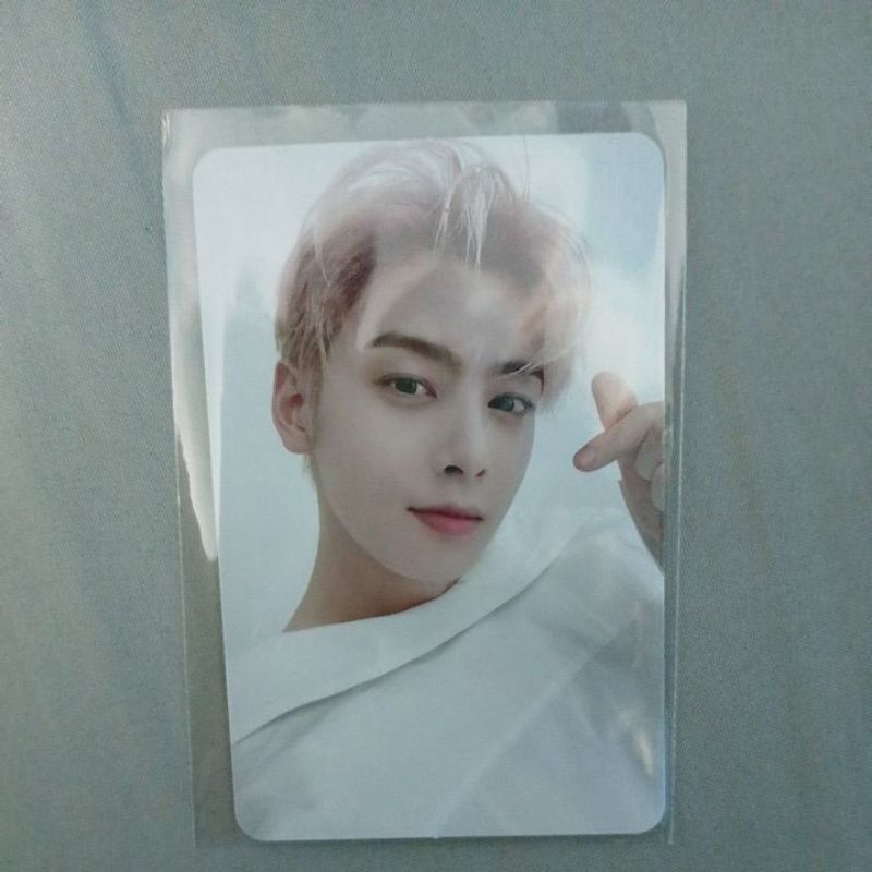 EUNWOO MOONBIN JINJIN ASTRO SWITCH ON PHOTOCARD