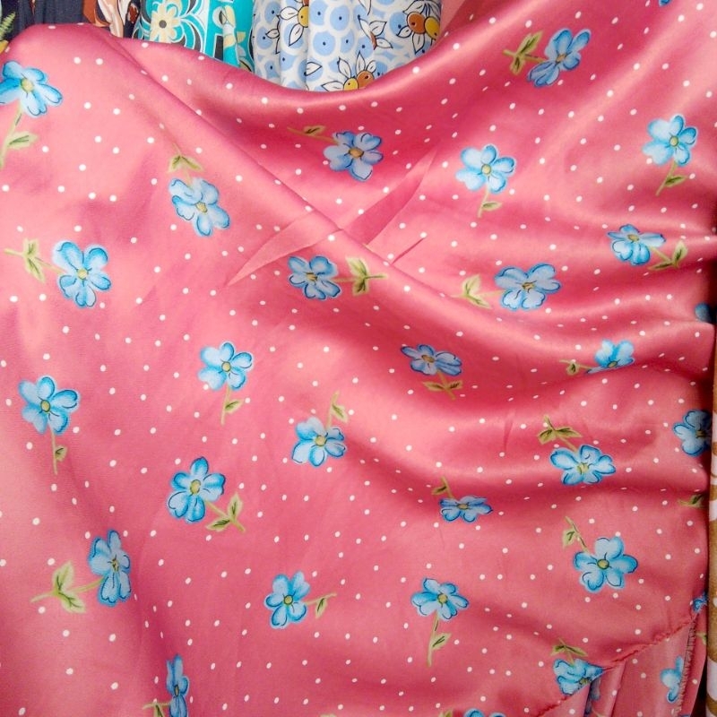kain satin silk motif bunga import - kain satin motif - kain satin silk - kain baby silk - kain sati