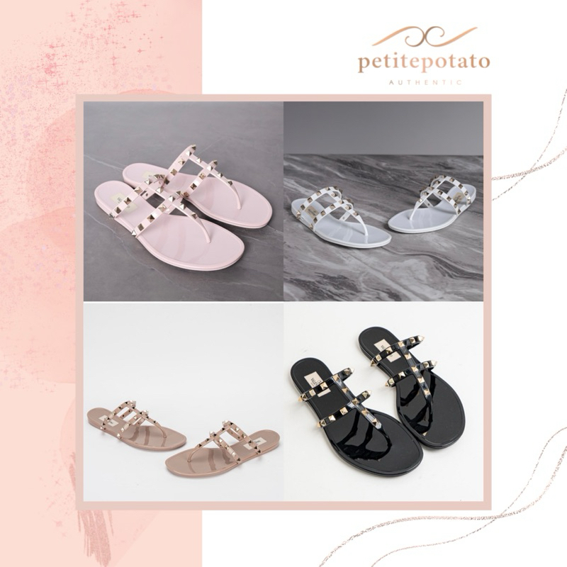 SANDAL BRANDED WANITA VALENTINO ROCKSTUD FLAT RUBBER THONG SANDALS