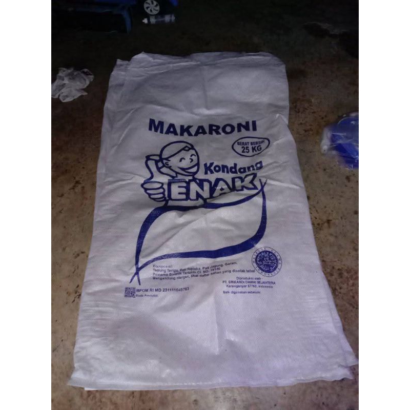 

karung bekas makaroni isi 25kg ukuran 55 cm ×110 cm