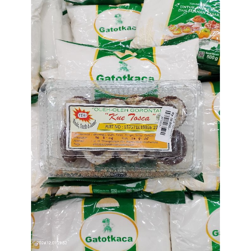 

Oleh-oleh Gorontalo Kue tosca