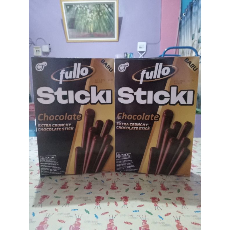 

FULLO STICKI CHOCOLATE WAFER ROLL COKLAT BOX netto 12pcs x25gr