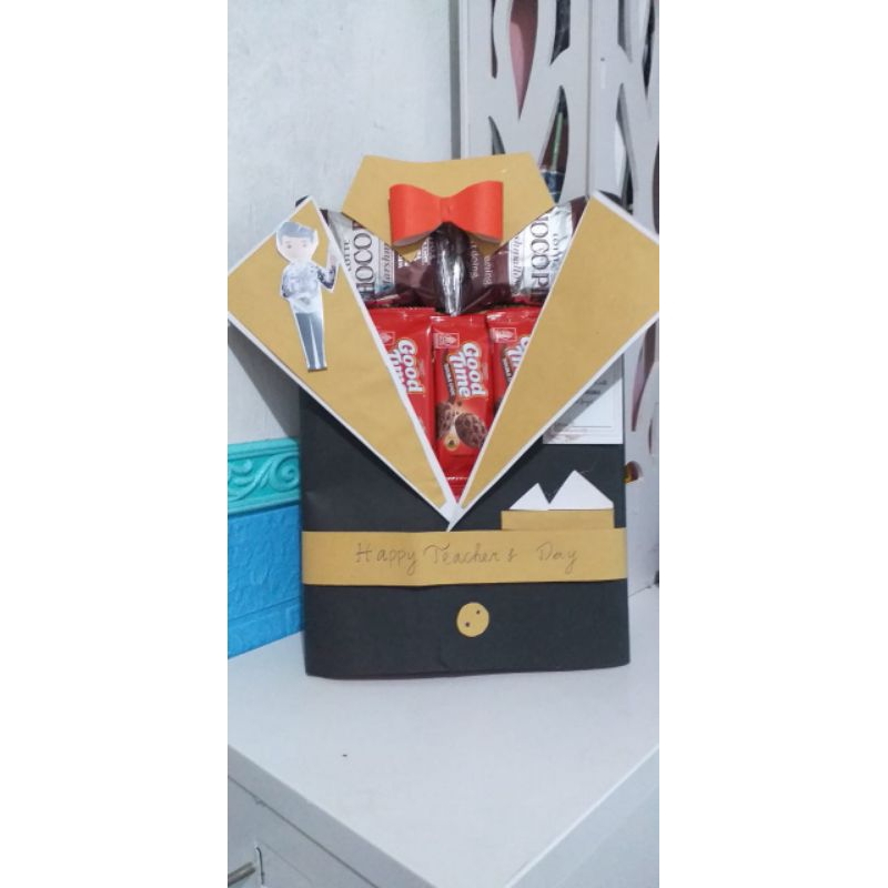 

snack unik bentuk baju tuxedo cwo