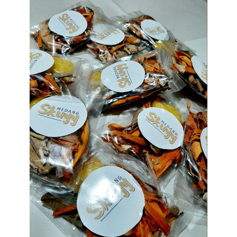 

Wedang Uwuh Wedang Rempah Obat Kolestrol Alami Enak + Gula batu Terlengkap Termurah Menjaga Imun Tubuh Minuman Herbal Minuman Kesehatan by skuyy.medang