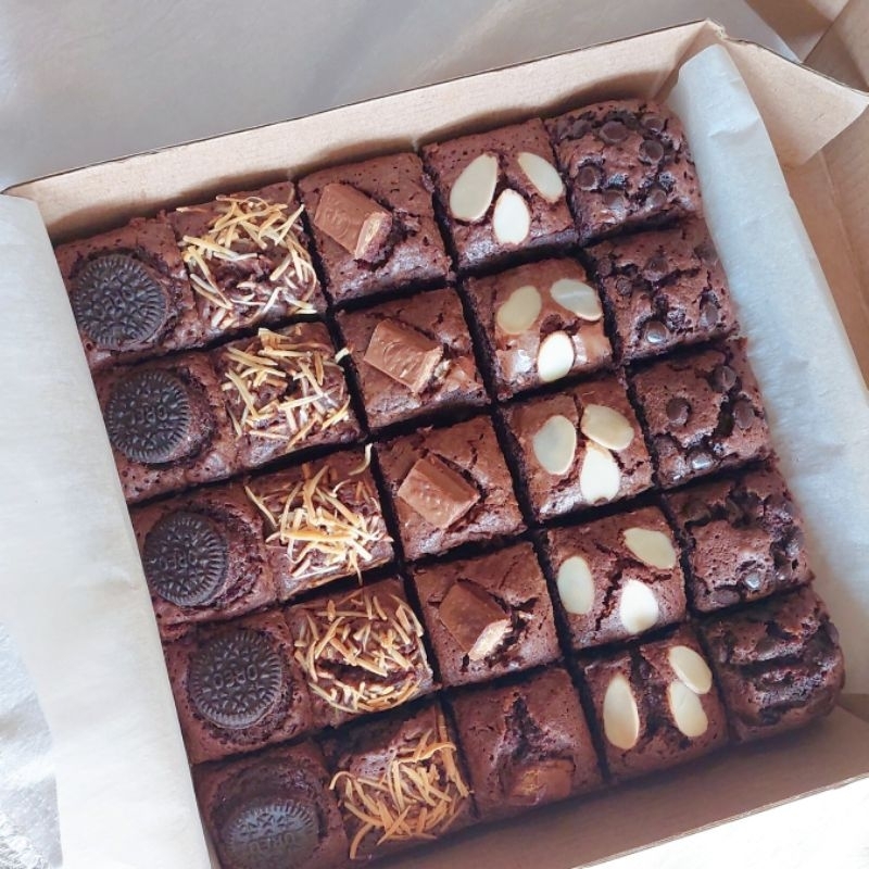 

[Bake'NCheers] Sweet Package / Hampers Natal / Hampers Brownies / Fudgy Brownies / Mix Brownies / Christmas Hampers