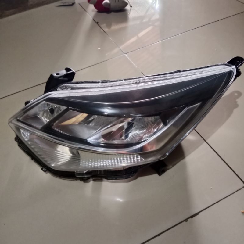 Headlamp Lampu Depan Daihatsu Sigra Facelift Original