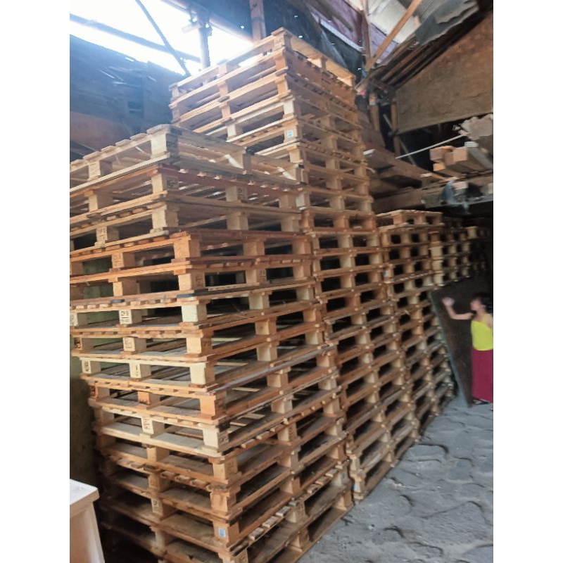 

palet kayu buat naro durum bisa muat 4 durm ukuran 114x114x15