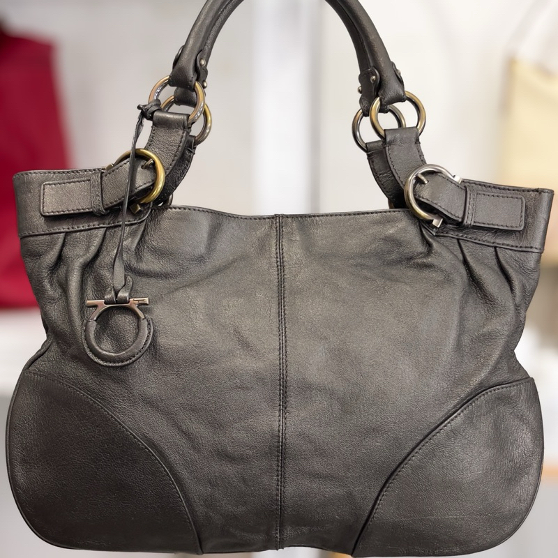 Tas Preloved Wanita Salvatore Ferragamo Leather Bag
