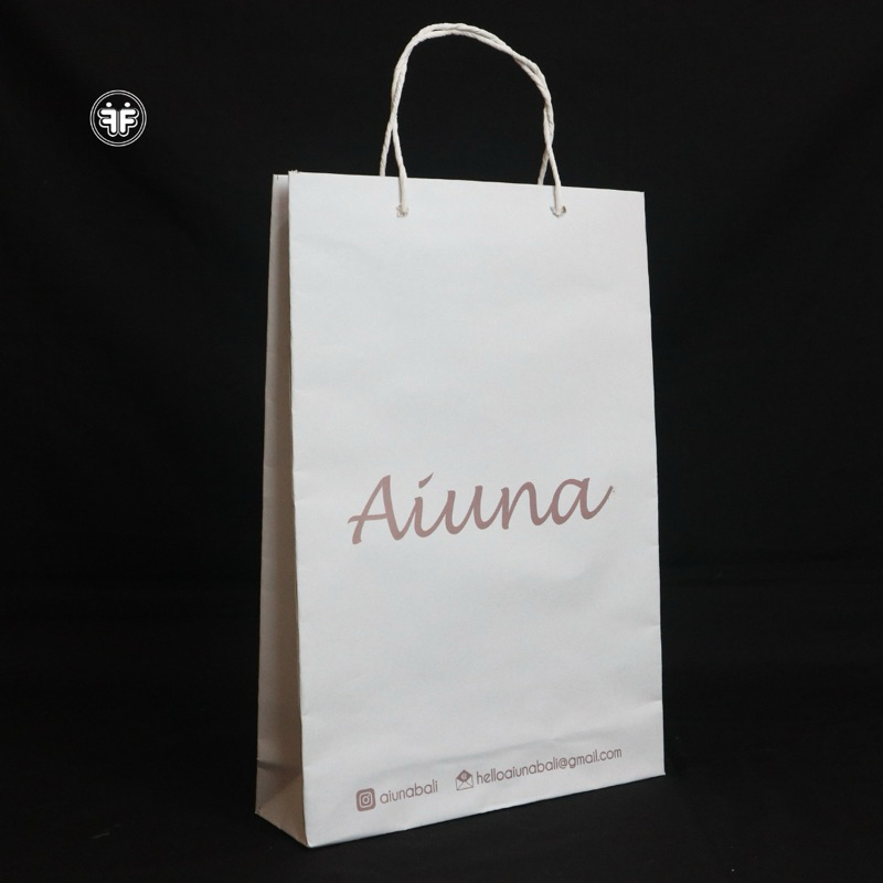 

PAPERBAG KRAFT PUTIH (tali 3 22x6x32cm)