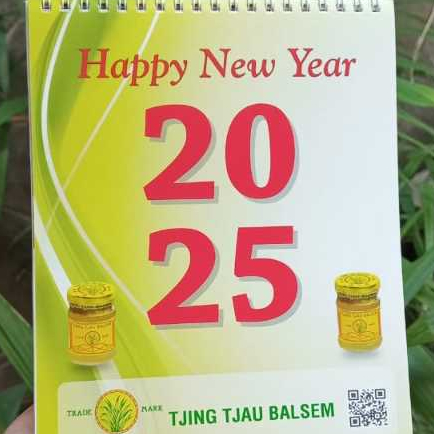 

KALENDER MEJA 2025