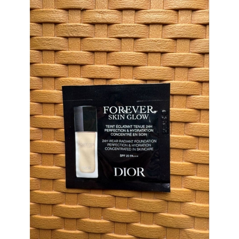 Dior Forever Skin Glow Foundation no 1N ukuran sachet 0,7ml