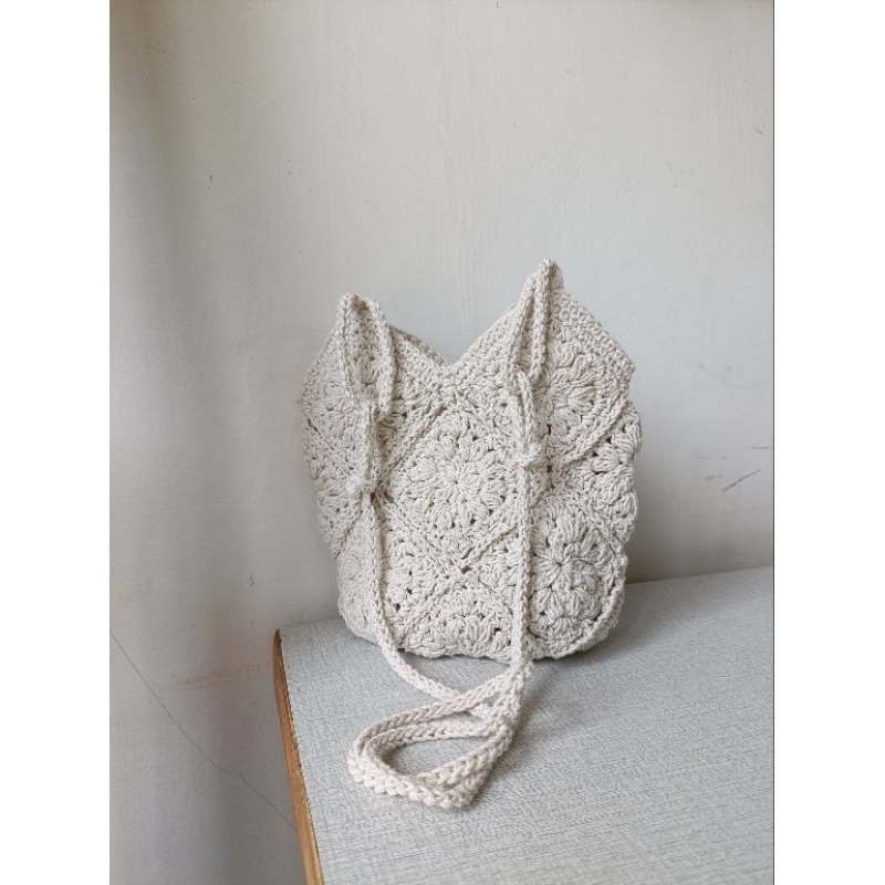 tas selempang granny square