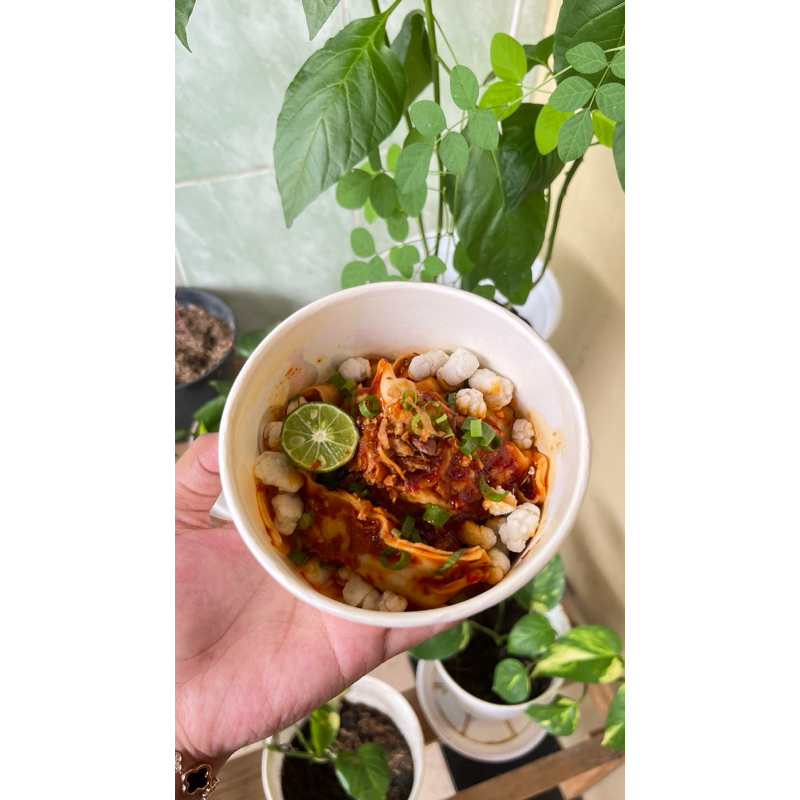 

pangsit ayam chilli oil