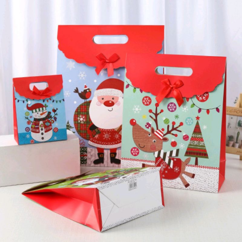 

Paper Bag Motif Natal / Paper Bag Santa Small Medium Size / Hampers Unik Kado Natal / Souvenir Motif Christmas Santa Tas Hadiah Natal Kantong Kertas / Paper Bag Christmas Hampers Gift Christmas Hampers Goodie Rope & Seal Bag / Tas Kado Hadiah Natal murah