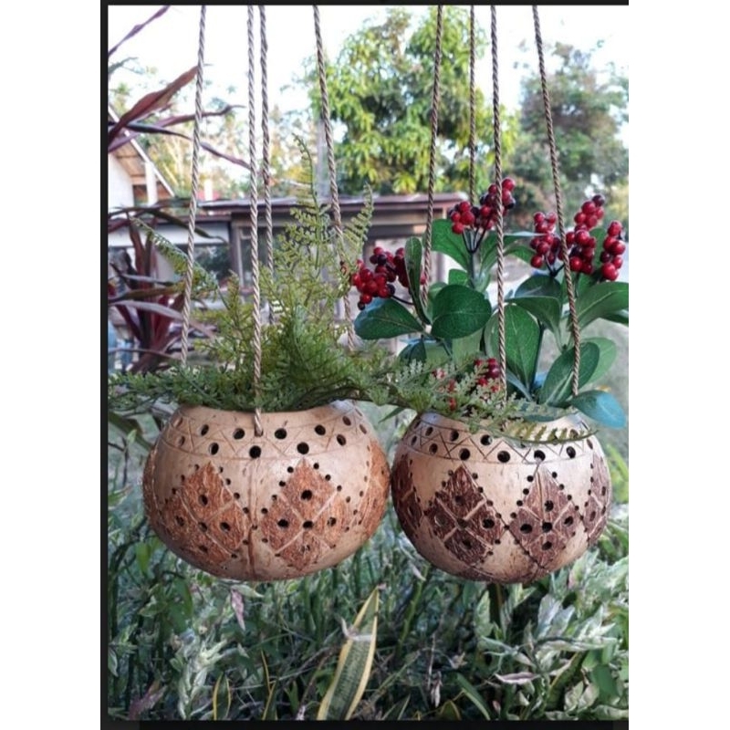 pot gantung batok kelapa, pot bunga batok kelapa motif