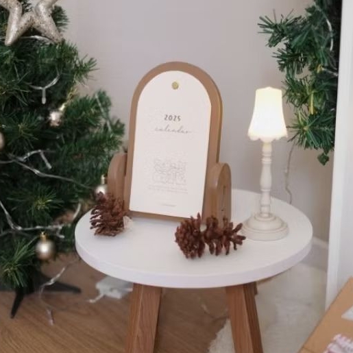 

Neighborwood Arched Vintage Calendar / kalender / hampers homedecor