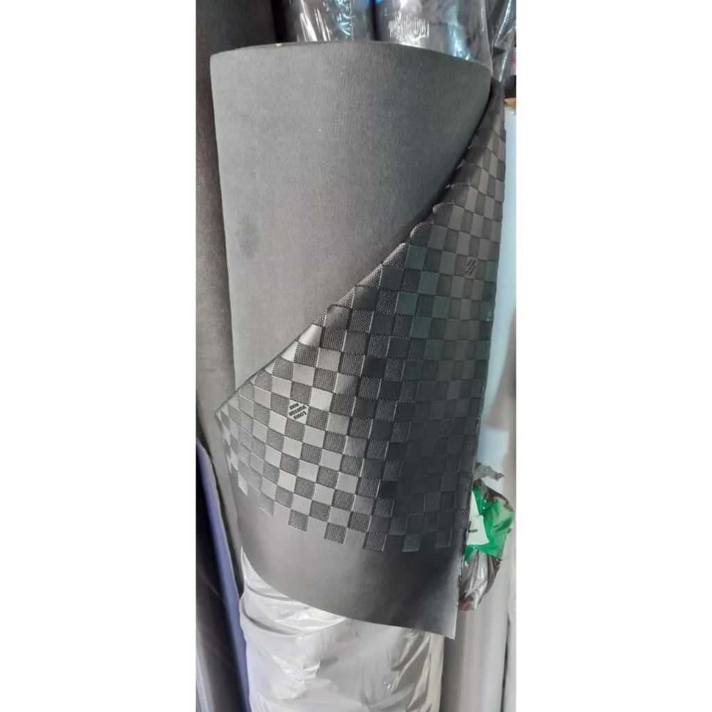 BAHAN SINTETIS TAS LV EMBOSS HITAM KOTAK LEBAR 1.4M JUAL PER 1/2 METER