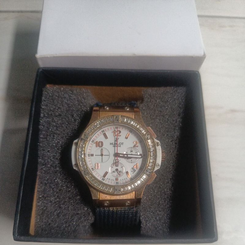 Jam tangan cewek Chronograph Hublot**** preloved second bekas