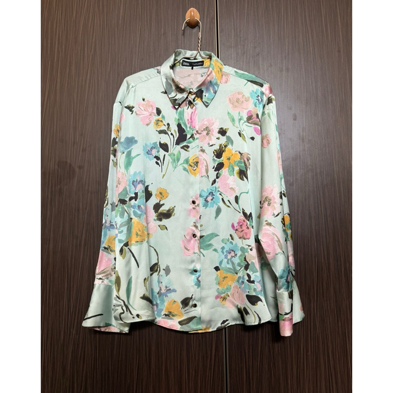 Kemeja Satin Silk Zara