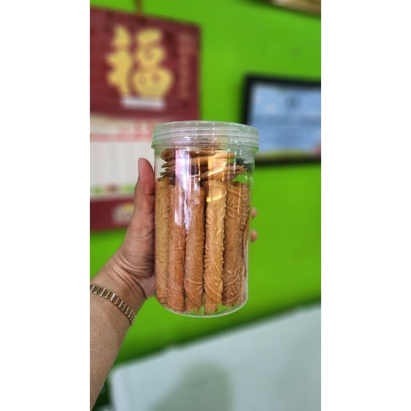 

KUE SEMPRONG KEMASAN SEDANG