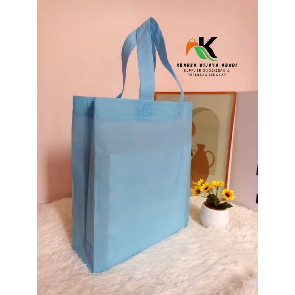 

Tas kain spunbond 25x35x10 / Tas HBPA 25x35x10 / Tas Box Press / hampers / souvenir / goodiebag / harga satuan