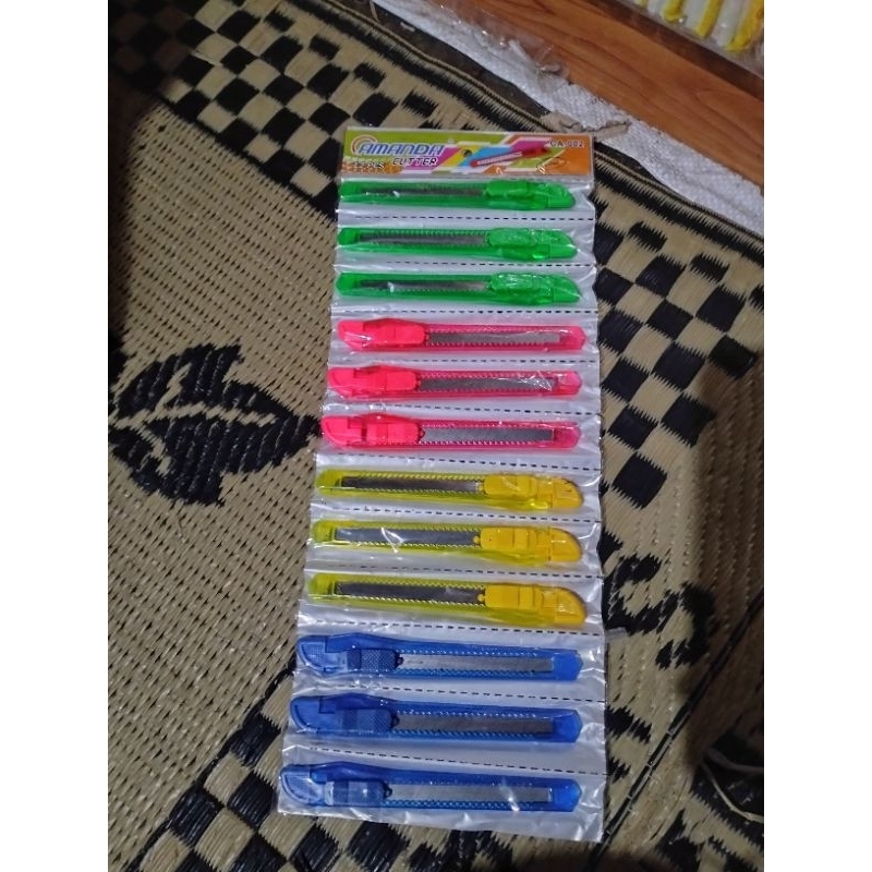 

cutter warna renteng 12pcs