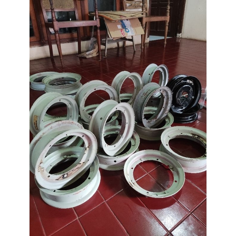 velg vespa original r8 nos