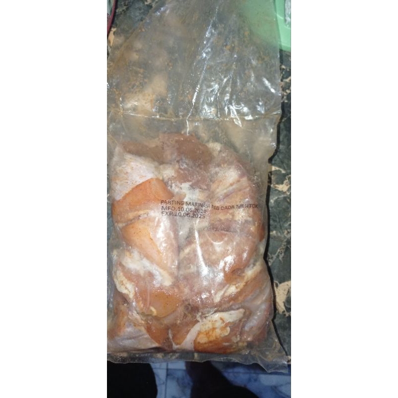 

Ayam parting marinasi ( dada mentok dan paha) silahkan di order