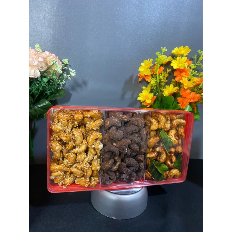 

Kacang Mete Kemasan Toples Sekat 3 Berbagai Varian Rasa Asli Wonogiri