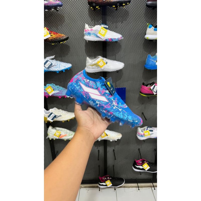 Sepatu Bola Mills Xyclop Kaldera