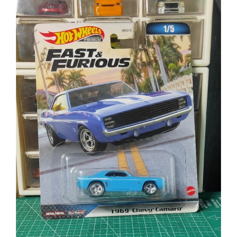 hotwheels 69 Chevy camaro