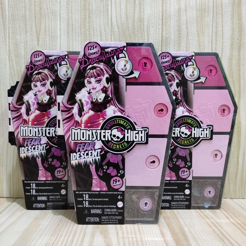 Monster High Skulltimate Secrets Fearidescent Draculaura