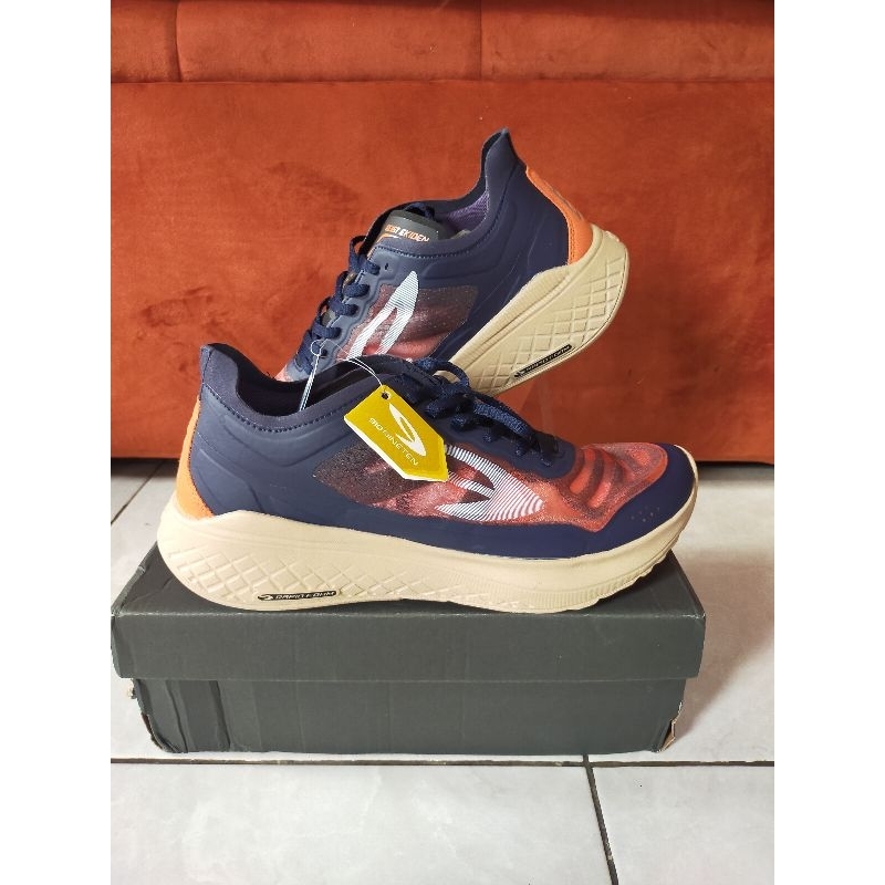 sepatu running nineten Geist Ekiden elite