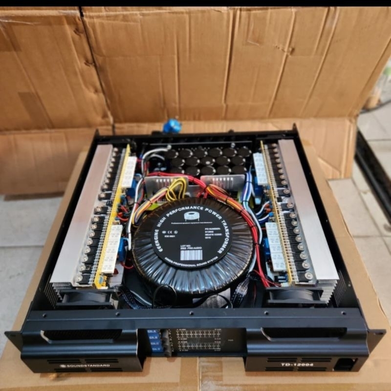 Power Amplifier  Soundstandard TD12004 TD 12004 4 Channel 4x1200 Watt