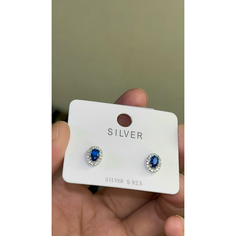 Anting Mata Biru
