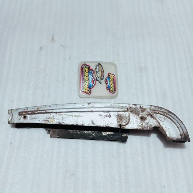 katengkes ketengkes pelindung pengaman tutup rantai Yamaha l2sn l2super l2 super original atas saja