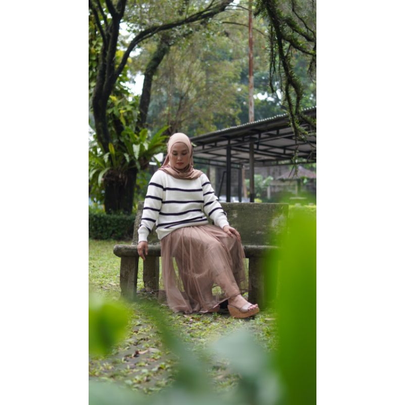 SWEATER STRIP MONZA/ SWEATER GARIS HITAM PUTIH