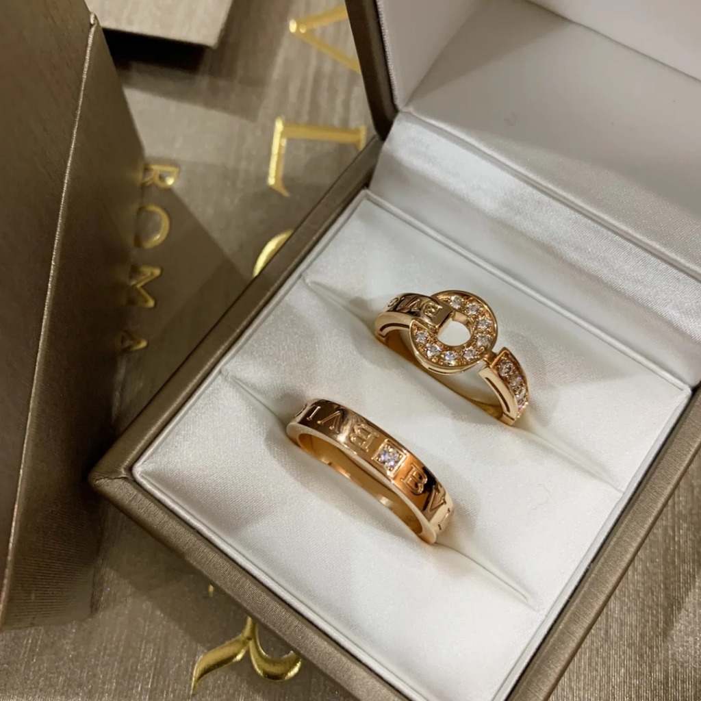 ❤️COD 17k emas asli 】Cincin B*R*I Tulang ular kulit putih dan koin tembaga penuh berlian
