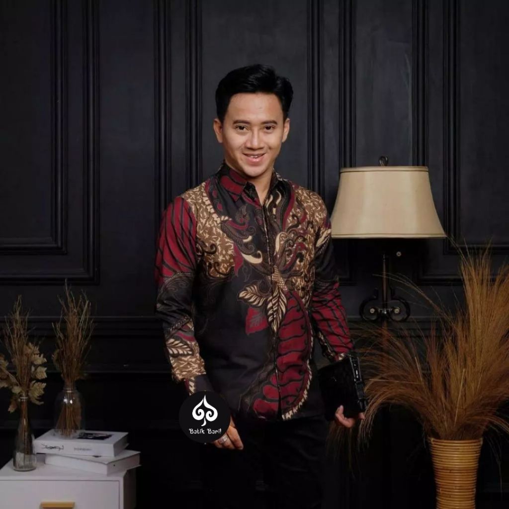 Kemeja Batik Motif Sangkuriang Merah