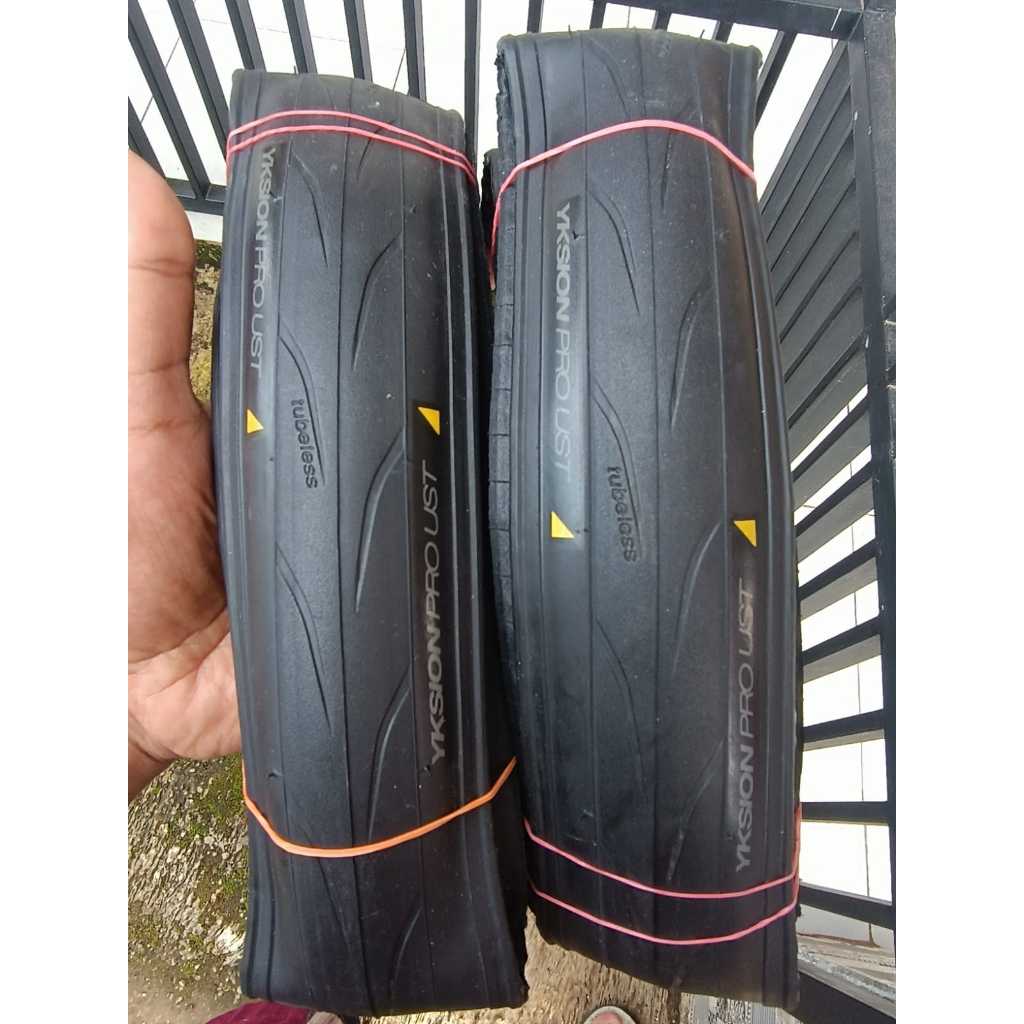 BAN LUAR MAVIC 700X25C KEVLAR FULL BLACK