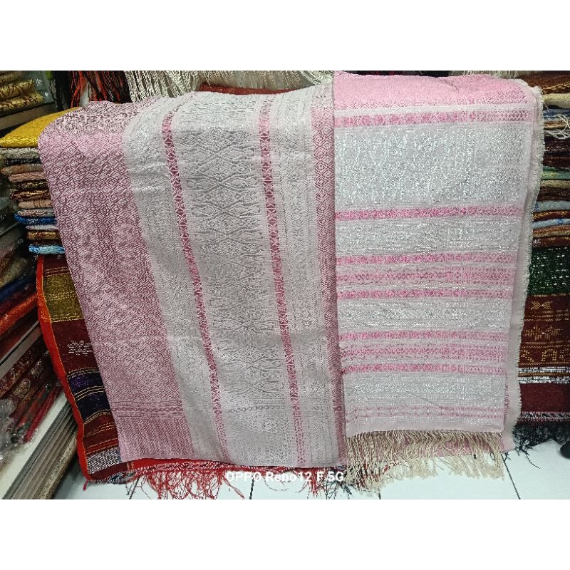 SONGKET TUMTUMAN TARUTUNG TTS WARNA PINK TUMPAL SILVER.