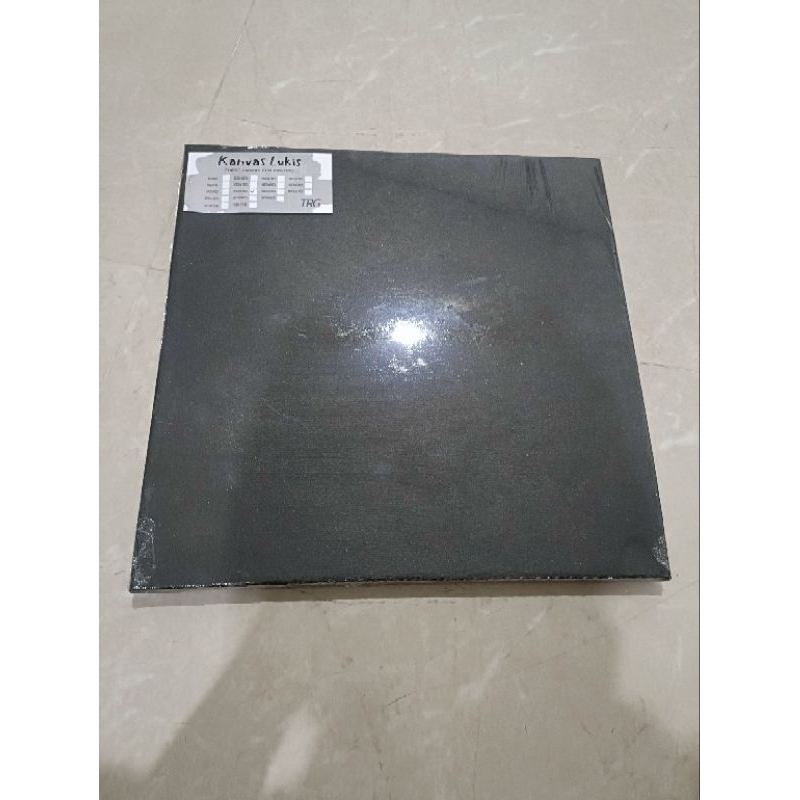 

kanvas lukis trg hitam 30x30cm