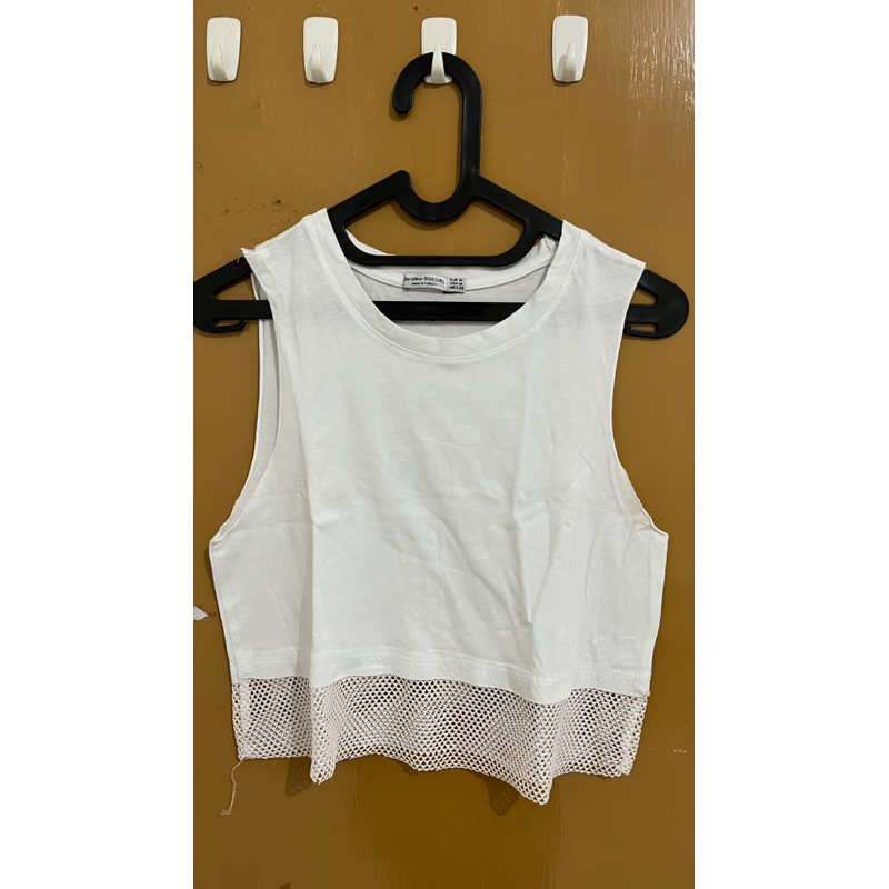 PRELOVED WHITE CROPPED MESH TANK TOP BERSHKA